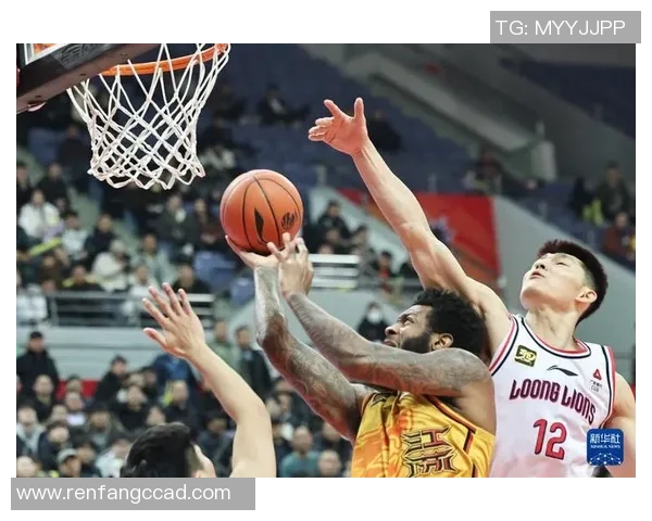 CBA常规赛江苏对阵广州，郑祺龙李承耀领唱国歌