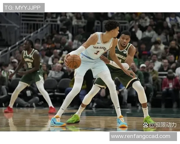 雄鹿双塔爆发！字母哥领军击败黄蜂迎连胜